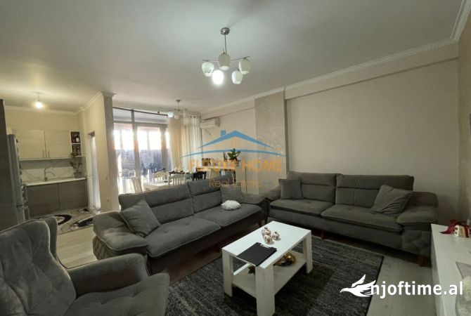 Shtepi ne shitje Apartament ne Tirane, 2+1, Mobilimi E mobiluar, Pagesa 137,000  Euro.