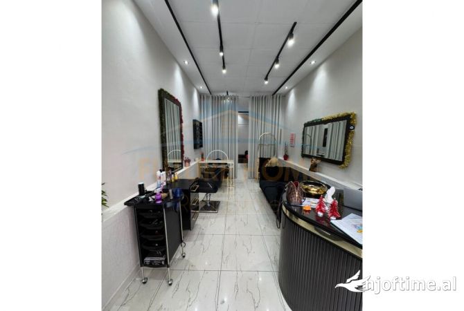 Ambient biznesi me qera 3+1 ne Tirane - 7,000 Euro