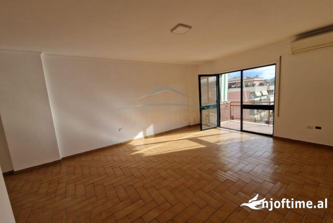 Ambient biznesi me qera 3+1 ne Tirane - 2,500 Euro