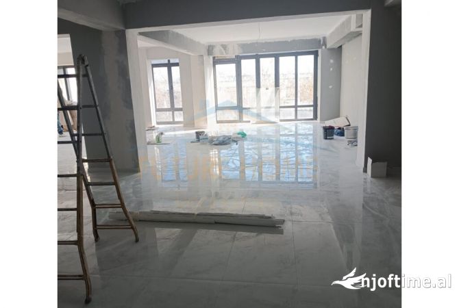 Ambient biznesi ne shitje 3+1 ne Durres - 372,000 Euro