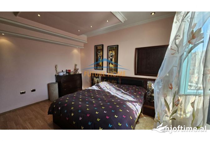 Shtepi ne shitje Apartament ne Tirane, 2+1, Mobilimi E mobiluar, Pagesa 131,000  Euro.