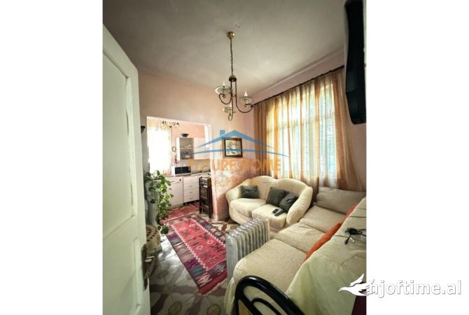 Shtepi ne shitje Apartament ne Durres, 1+1, Mobilimi E mobiluar, Pagesa 130,000  Euro.