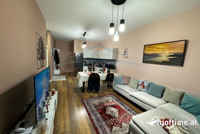 Shtepi ne shitje Apartament ne Tirane, 2+1, Mobilimi E mobiluar, Pagesa 200,000  Euro.