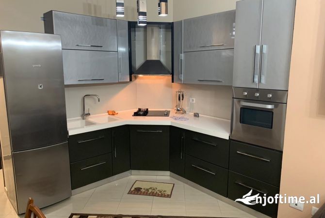 Shtepi me qera Apartament ne Tirane, 2+1, Mobilimi E mobiluar, Pagesa 450  Euro.