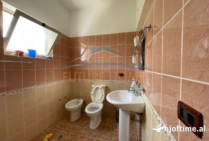 Shtepi ne shitje Shtepi Private ne Durres, 4+1, Mobilimi E mobiluar, Pagesa 550,000  Euro.