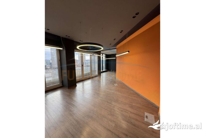 Ambient biznesi me qera 3+1 ne Tirane - 1,470 Euro