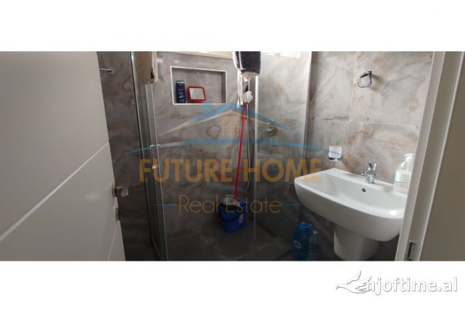 Shtepi ne shitje Penthose(kati i fundit panoramik) ne Durres, 3+1, Mobilimi E mobiluar, Pagesa 280,000  Euro.