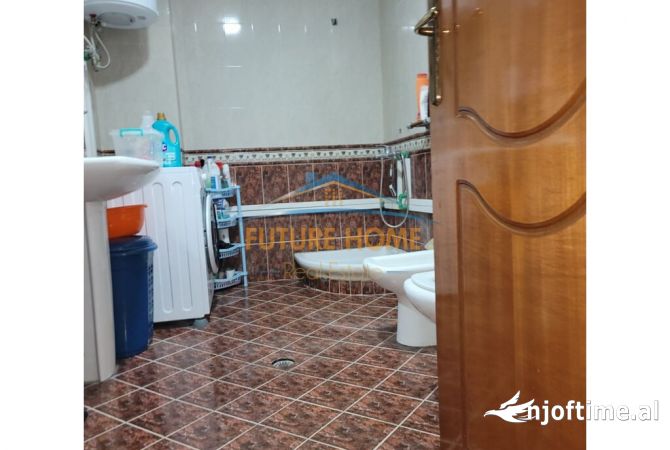 Shtepi ne shitje Apartament ne Tirane, 1+1, Mobilimi E mobiluar, Pagesa 150,000  Euro.