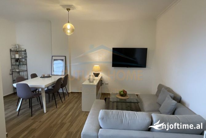 Shtepi ne shitje Apartament ne Tirane, 2+1, Mobilimi E mobiluar, Pagesa 110,000  Euro.