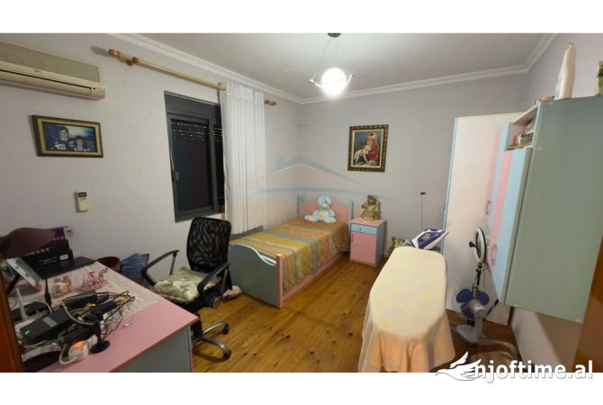 Shtepi ne shitje 4+1 ne Tirane - 370,000 Euro