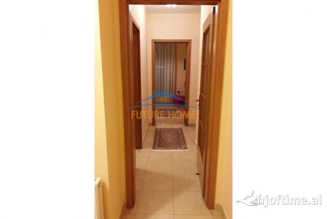 Shtepi me qera Apartament ne Tirane, 2+1, Mobilimi E mobiluar, Pagesa 1,000  Euro.