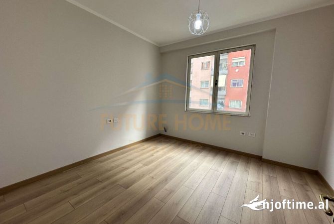Shtepi ne shitje Apartament ne Tirane, 2+1, Mobilimi E mobiluar, Pagesa 138,000  Euro.