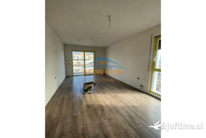 Shtepi ne shitje Apartament ne Tirane, 2+1, Mobilimi Bosh, pa mobiluar, Pagesa 160,000  Euro.