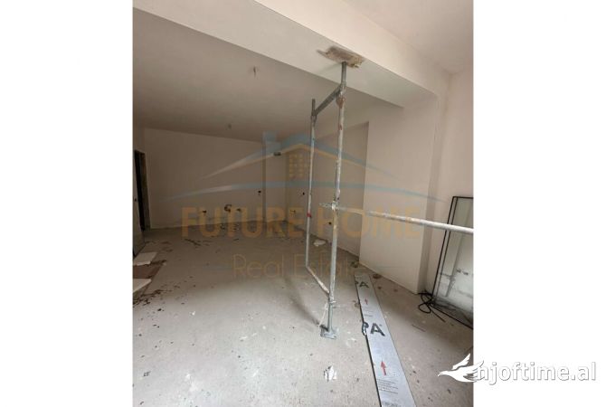 Shtepi ne shitje Apartament ne Tirane, 2+1, Mobilimi Bosh, pa mobiluar, Pagesa 116,760  Euro.