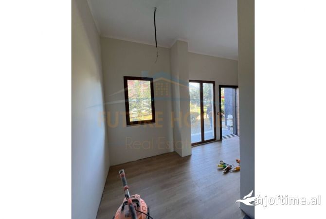 Shtepi ne shitje Apartament ne Tirane, 2+1, Mobilimi Bosh, pa mobiluar, Pagesa 139,250  Euro.