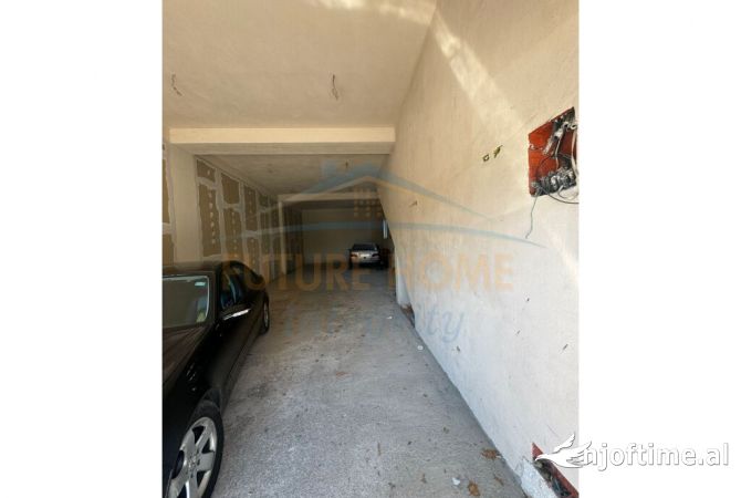 Ambient biznesi ne shitje 4+1 ne Tirane - 270,000 Euro