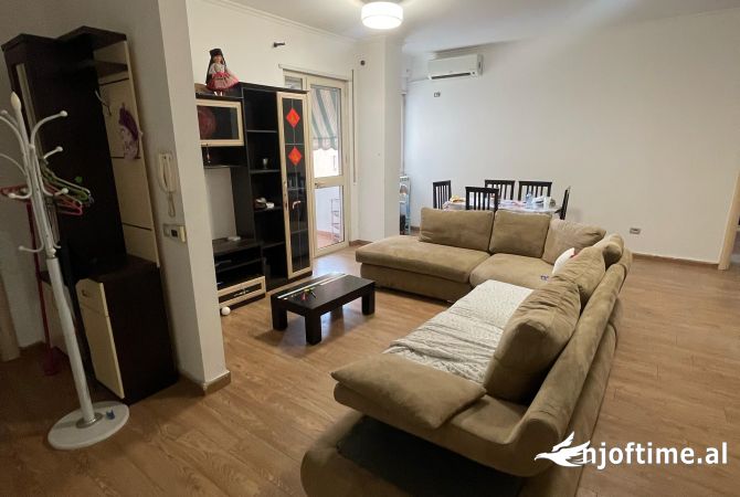 Shtepi me qera 2+1 ne Tirane - 600 Euro