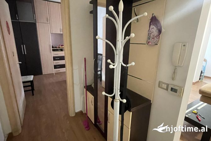 Shtepi me qera Apartament ne Tirane, 2+1, Mobilimi E mobiluar, Pagesa 600  Euro.