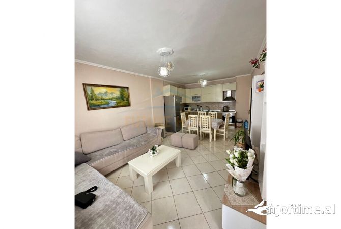 Shtepi ne shitje Apartament ne Tirane, 2+1, Mobilimi E mobiluar, Pagesa 138,000  Euro.
