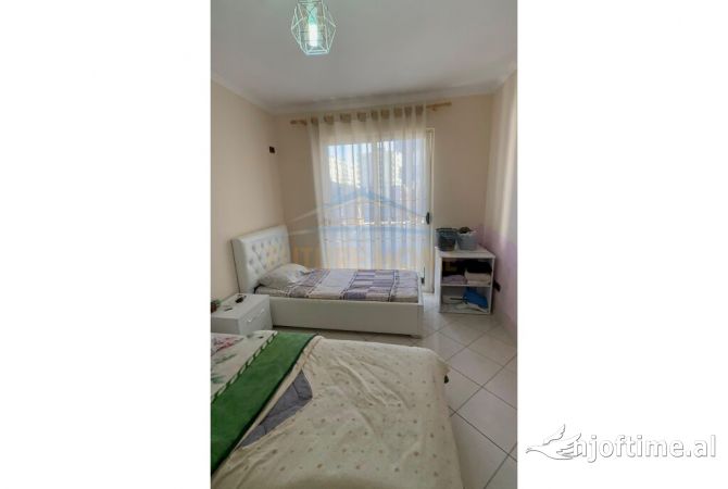 Shtepi ne shitje Apartament ne Tirane, 2+1, Mobilimi E mobiluar, Pagesa 138,000  Euro.