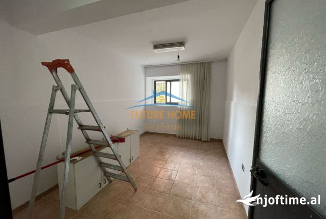 Ambient biznesi me qera 3+1 ne Tirane - 600 Euro