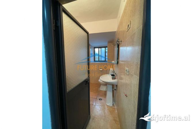 Ambient biznesi me qera 3+1 ne Tirane - 600 Euro