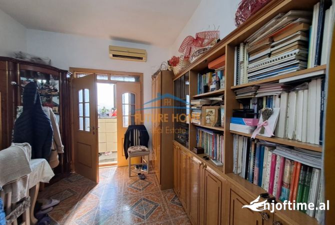 Shtepi ne shitje Shtepi Private ne Tirane, 2+1, Mobilimi E mobiluar, Pagesa 162,000  Euro.