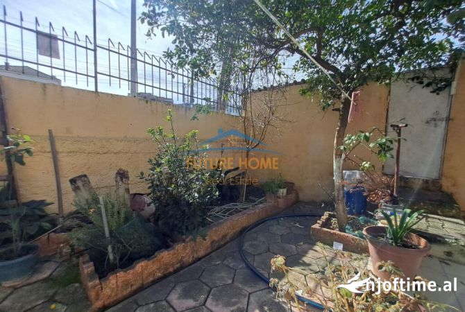 Shtepi ne shitje Shtepi Private ne Tirane, 2+1, Mobilimi E mobiluar, Pagesa 162,000  Euro.