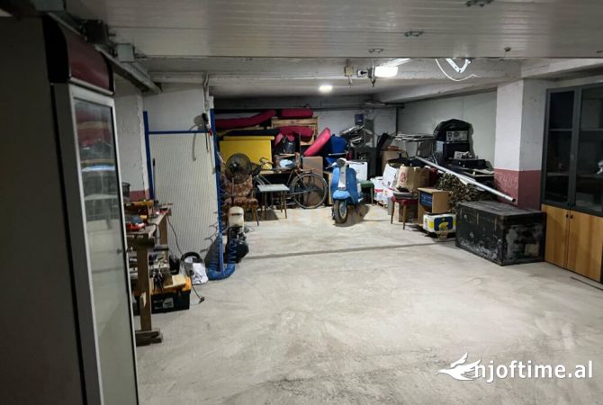 Ambient biznesi ne shitje 4+1 ne Tirane - 50,000 Euro