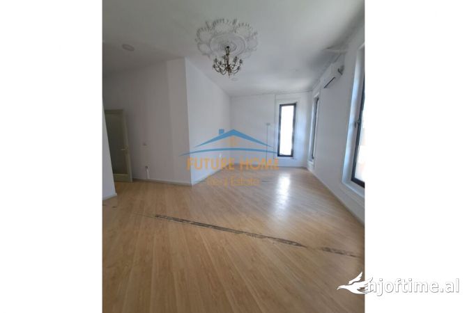 Ambient biznesi me qera 3+1 ne Tirane - 1,500 Euro