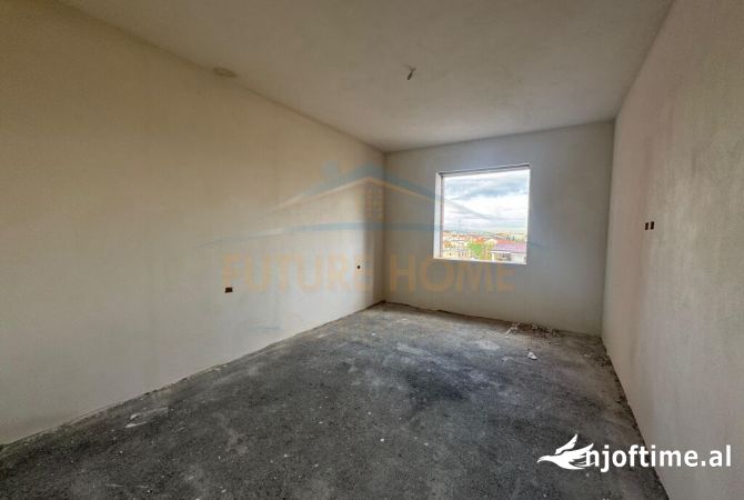 Shtepi ne shitje Apartament ne Tirane, 2+1, Mobilimi Bosh, pa mobiluar, Pagesa 93,140  Euro.
