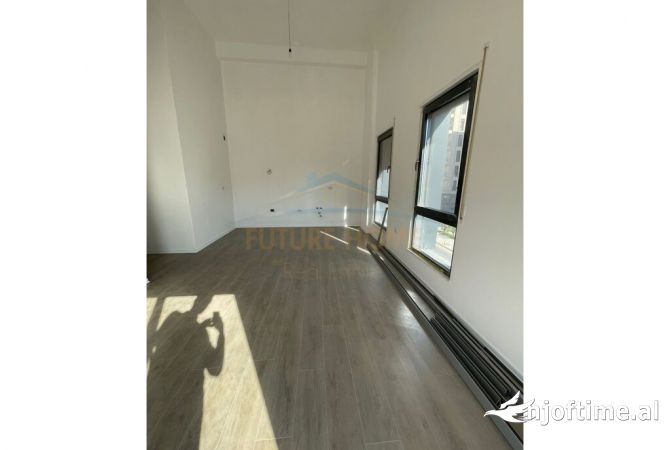 Shtepi ne shitje Apartament ne Tirane, 2+1, Mobilimi E mobiluar, Pagesa 169,000  Euro.