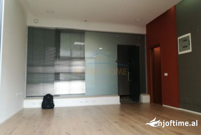 Ambient biznesi me qera 3+1 ne Tirane - 500 Euro