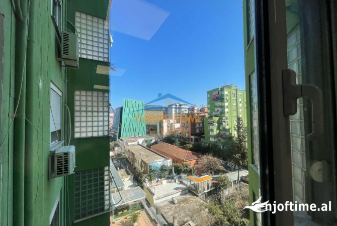 Ambient biznesi me qera 3+1 ne Tirane - 1,300 Euro