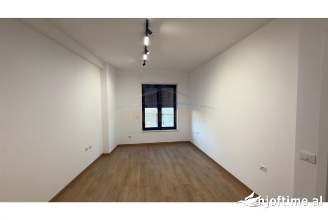 Shtepi me qera Apartament ne Tirane, 2+1, Mobilimi Bosh, pa mobiluar, Pagesa 700  Euro.