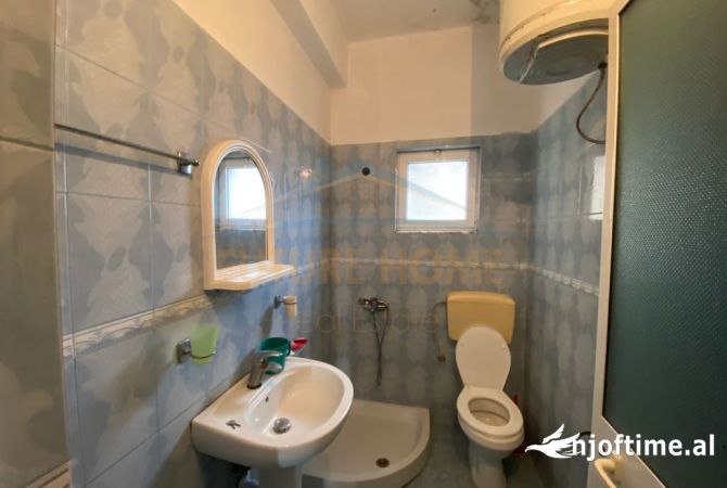 Shtepi ne shitje Vila Luksoze ne Durres, 4+1, Mobilimi Pjeserisht e mobiluar, Pagesa 330,000  Euro.