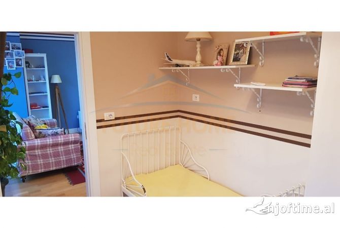 Shtepi me qera 3+1 ne Tirane - 1,200 Euro