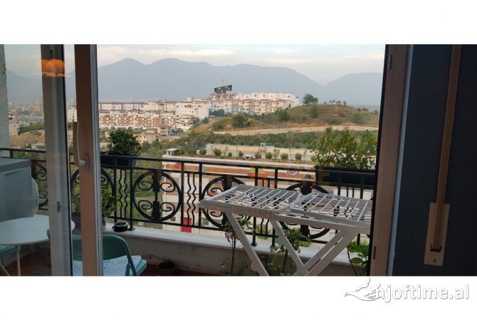 Shtepi me qera 3+1 ne Tirane - 1,200 Euro