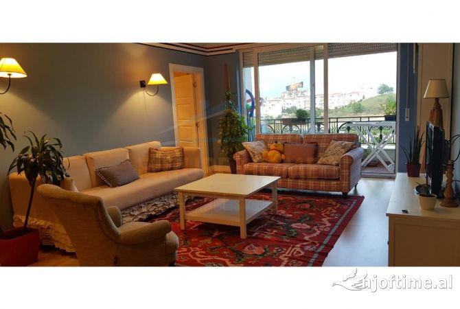 Shtepi me qera Apartament ne Tirane, 3+1, Mobilimi E mobiluar, Pagesa 1,200  Euro.