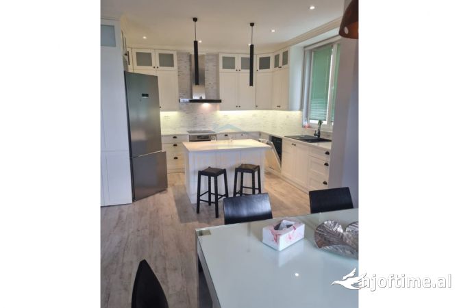 Shtepi ne shitje 3+1 ne Durres - 360,000 Euro