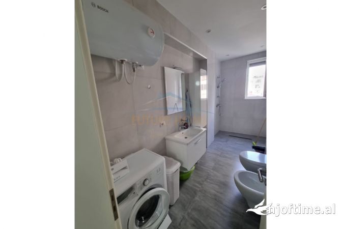 Shtepi ne shitje Apartament ne Durres, 3+1, Mobilimi E mobiluar, Pagesa 360,000  Euro.