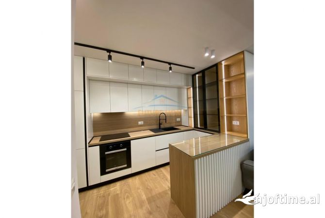 Shtepi me qera Apartament ne Tirane, 2+1, Mobilimi E mobiluar, Pagesa 1,200  Euro.