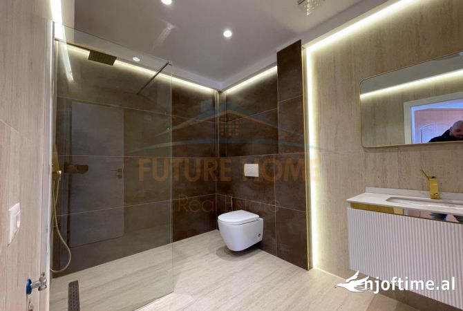 Shtepi ne shitje Apartament ne Tirane, 2+1, Mobilimi Bosh, pa mobiluar, Pagesa 237,000  Euro.