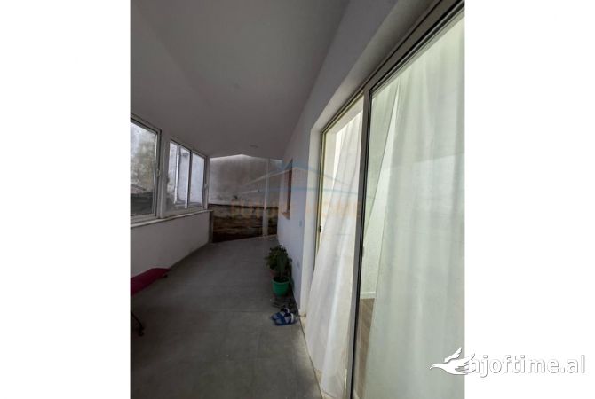 Shtepi ne shitje Apartament ne Tirane, 1+1, Mobilimi E mobiluar, Pagesa 82,000  Euro.