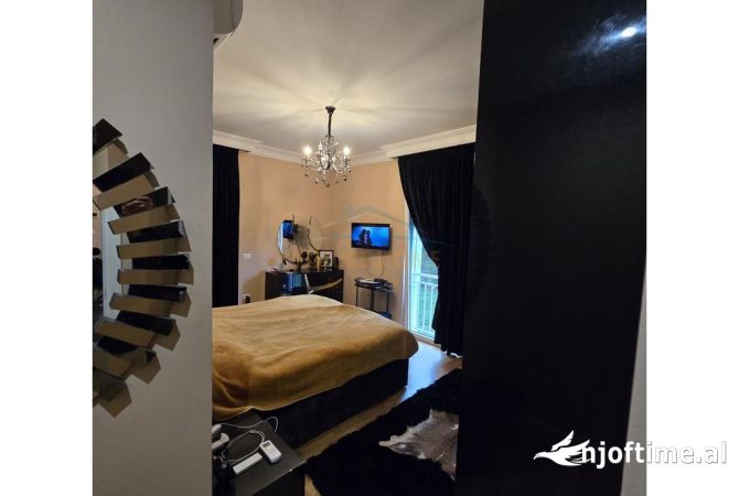 Shtepi ne shitje 2+1 ne Tirane - 330,000 Euro