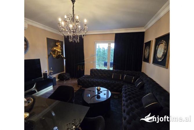 Shtepi ne shitje Apartament ne Tirane, 2+1, Mobilimi E mobiluar, Pagesa 330,000  Euro.