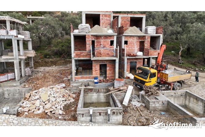 Shtepi ne shitje 3+1 ne Himare - 585,000 Euro