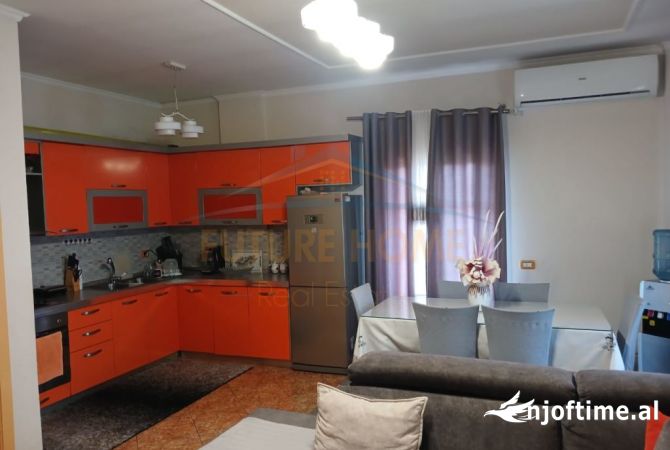 Shtepi ne shitje Vila Luksoze ne Durres, 6+1, Mobilimi E mobiluar, Pagesa 240,000  Euro.