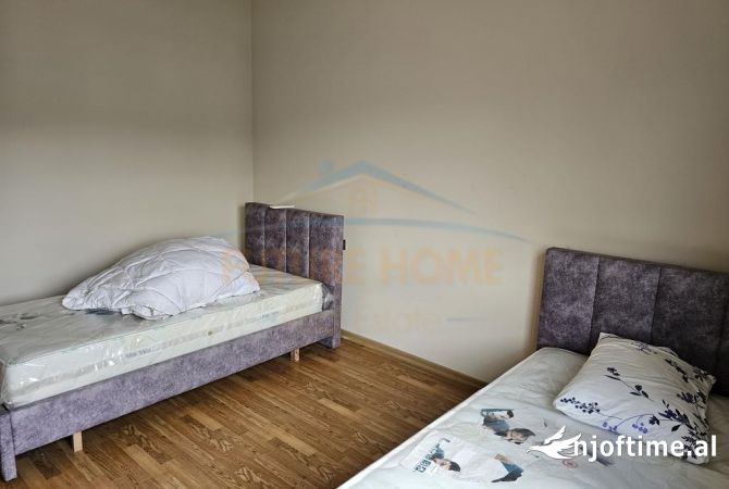 Shtepi ne shitje Apartament ne Tirane, 2+1, Mobilimi Pjeserisht e mobiluar, Pagesa 180,000  Euro.