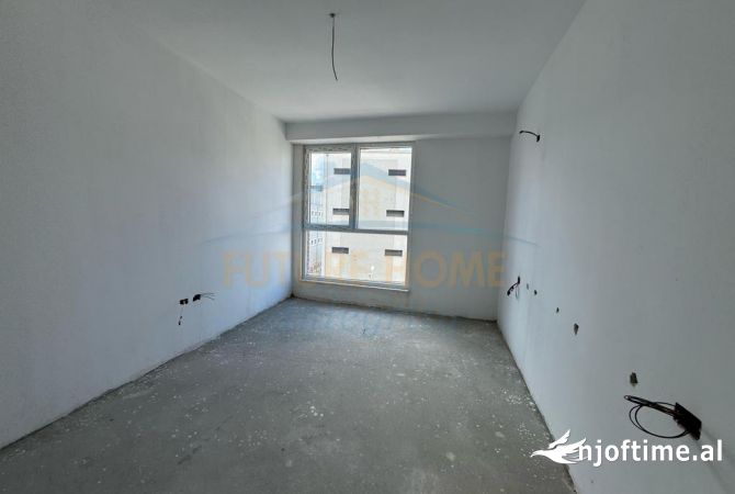 Shtepi ne shitje Apartament ne Tirane, 5+1, Mobilimi Bosh, pa mobiluar, Pagesa 360,000  Euro.